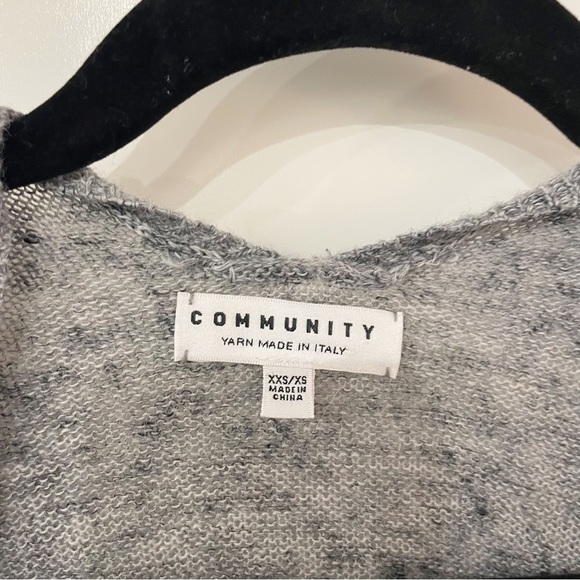 Community Aritzia Wool Blend Knit Grey/Black Short Sleeve Cape Size XXS/XS - Picture 3 of 7